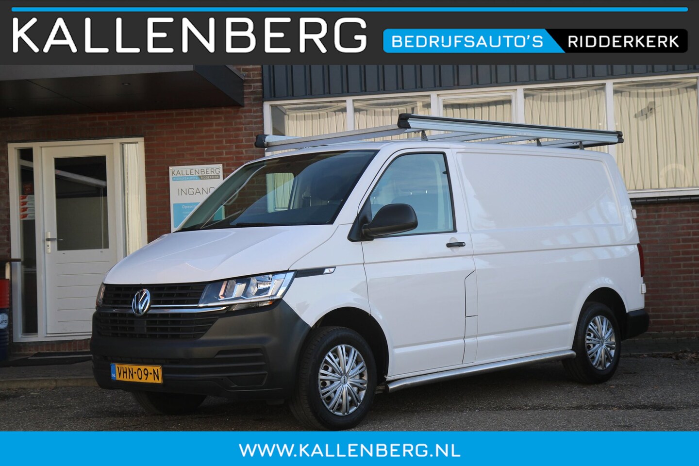 Volkswagen Transporter - 2.0 TDI L1H1 / Imperiaal / Trekhaak / Sidebars / 3 zits - AutoWereld.nl