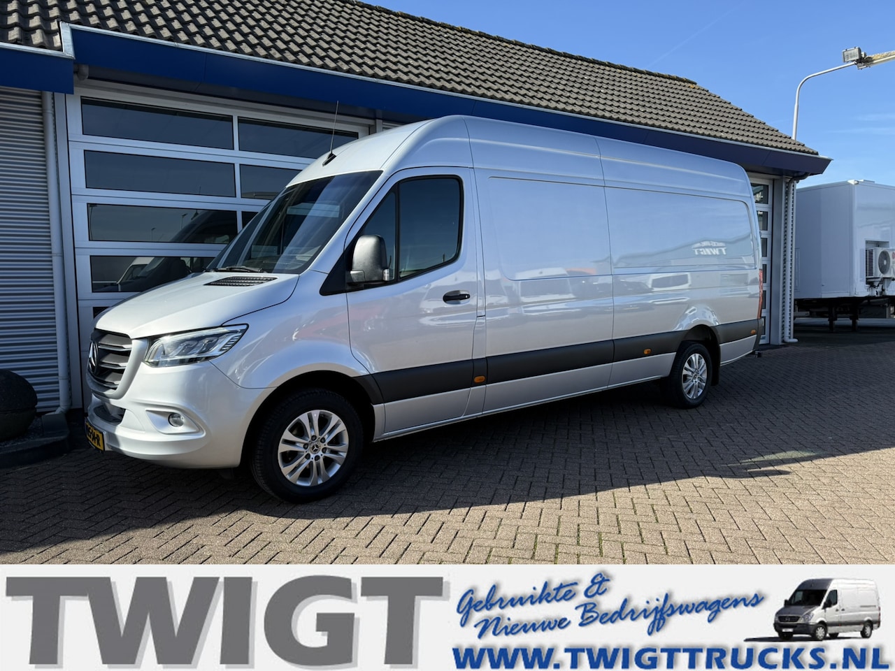 Mercedes-Benz Sprinter - 319 3.0 CDI L3H2 EURO VI-D 10"MBUX - AutoWereld.nl