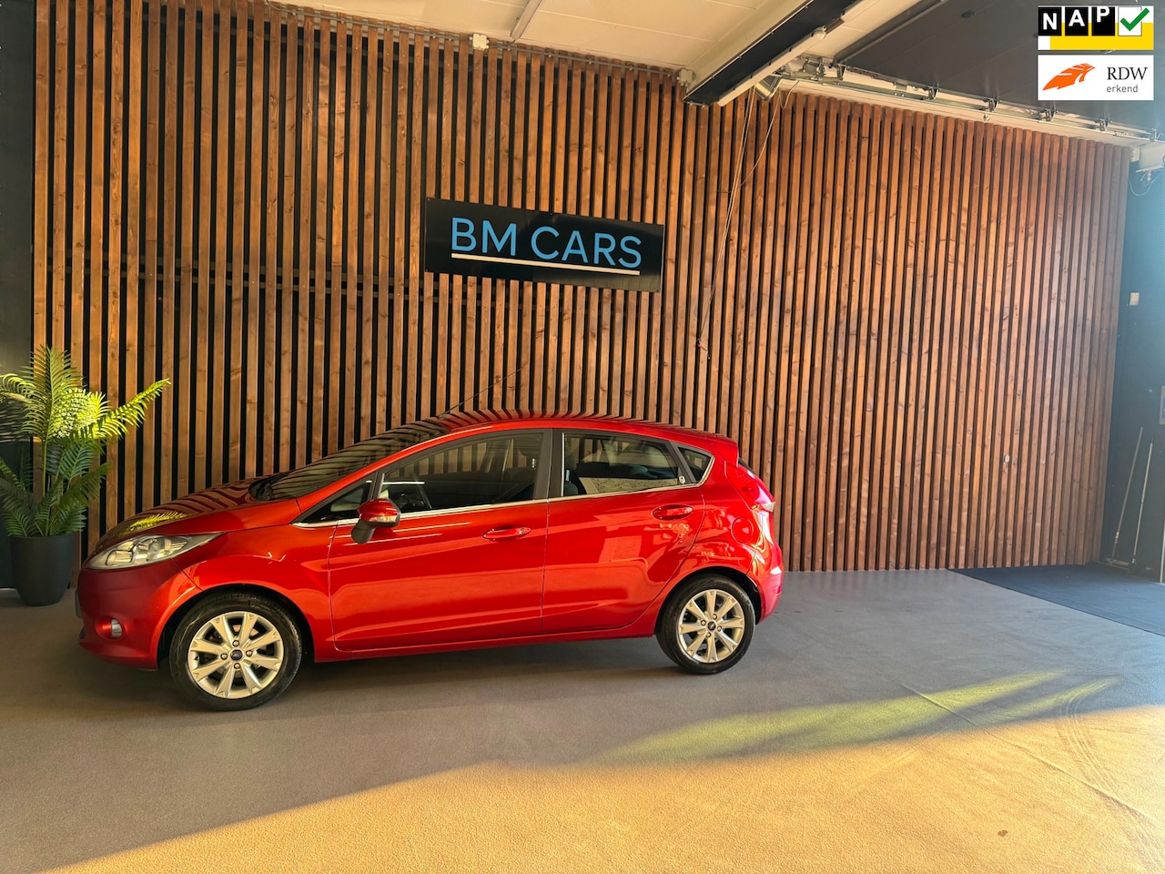 Ford Fiesta - 1.6 Ghia Airco,Cruise control, Pdc - AutoWereld.nl