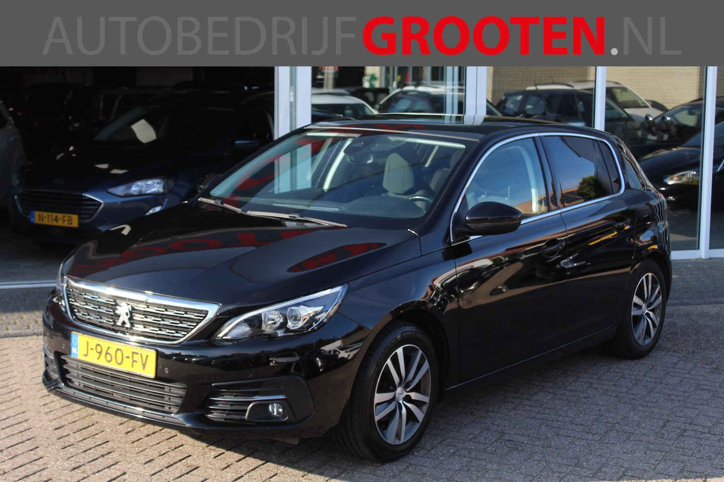 Peugeot 308 - 1.2 PureTech Blue Lease Premium//Pano//Camera//Trekhaak!! - AutoWereld.nl