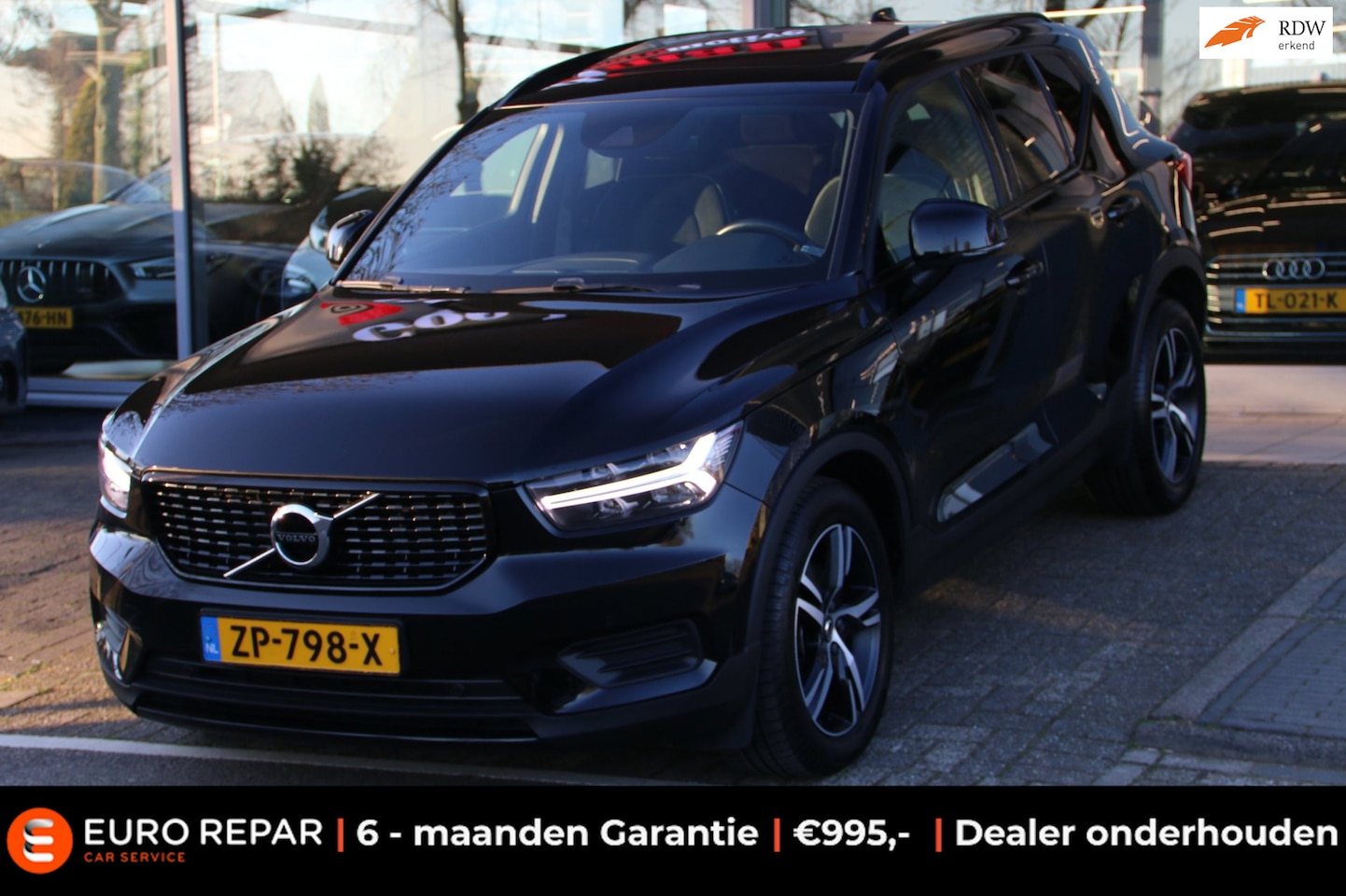 Volvo XC40 - 2.0 T4 R-Design DEALER OND. PANO-DAK NL-AUTO! - AutoWereld.nl