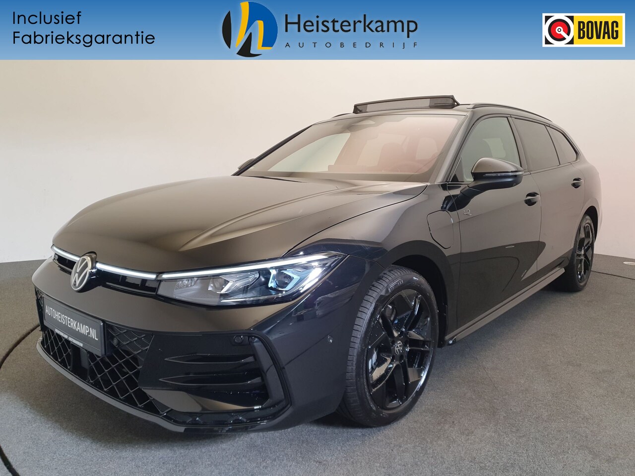 Volkswagen Passat Variant - 1.5 eHybrid 272pk DSG/AUT R-Line Wegklapbare trekhaak, Panoramadak, 360 camera - AutoWereld.nl