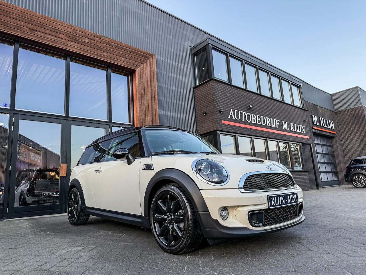 MINI Clubman - Mini 1.6 Cooper S Chili 184pk/Lounge leer/Navi/Pano/Xenon/Uniek - AutoWereld.nl