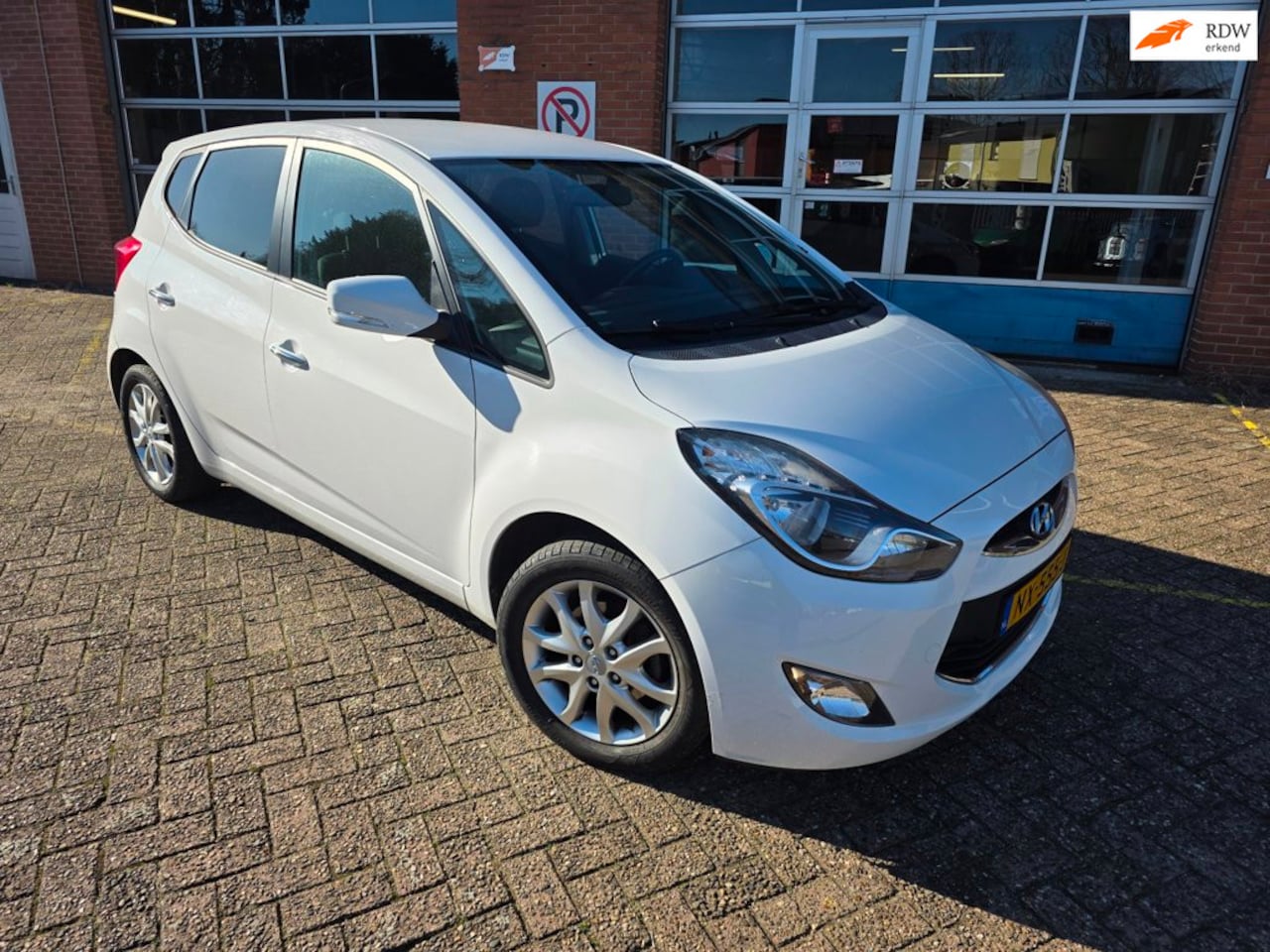 Hyundai ix20 - 1.4i i-Vision TREKHAAK PARKSENSOR CAMERA NIEUWE APK - AutoWereld.nl