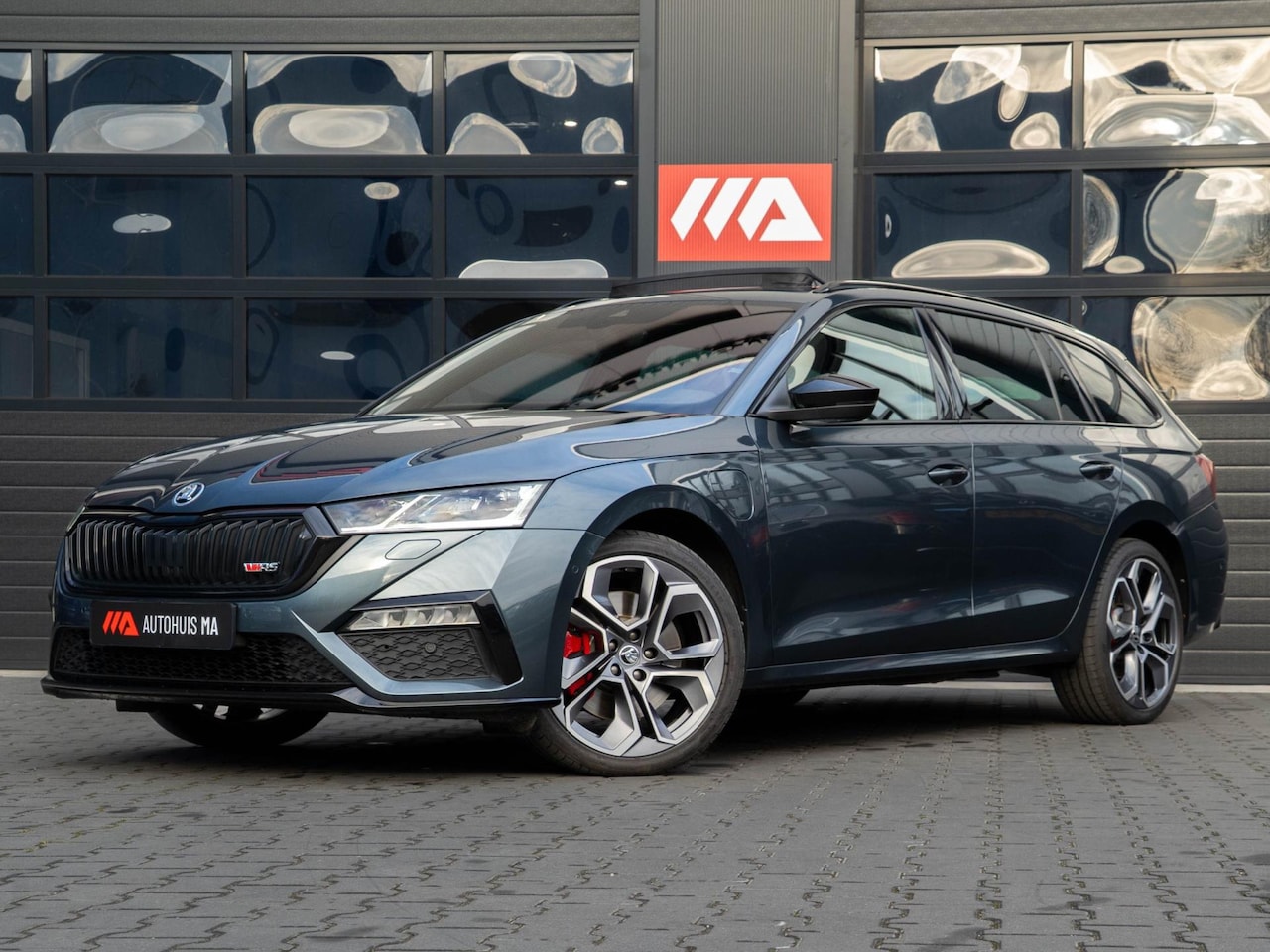 Skoda Octavia Combi - 1.4 TSI RS iV PHEV Business Headup|Stoelverwarming|Pano|CANTON|Camera|ACC - AutoWereld.nl