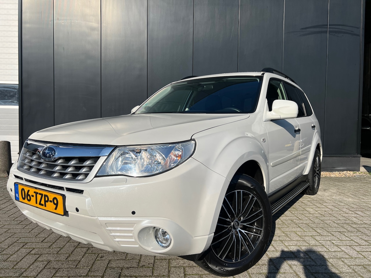 Subaru Forester - 2.0 X 4WD '12 Aut/Leer/17'Lmv/OrgNl/Nap - AutoWereld.nl