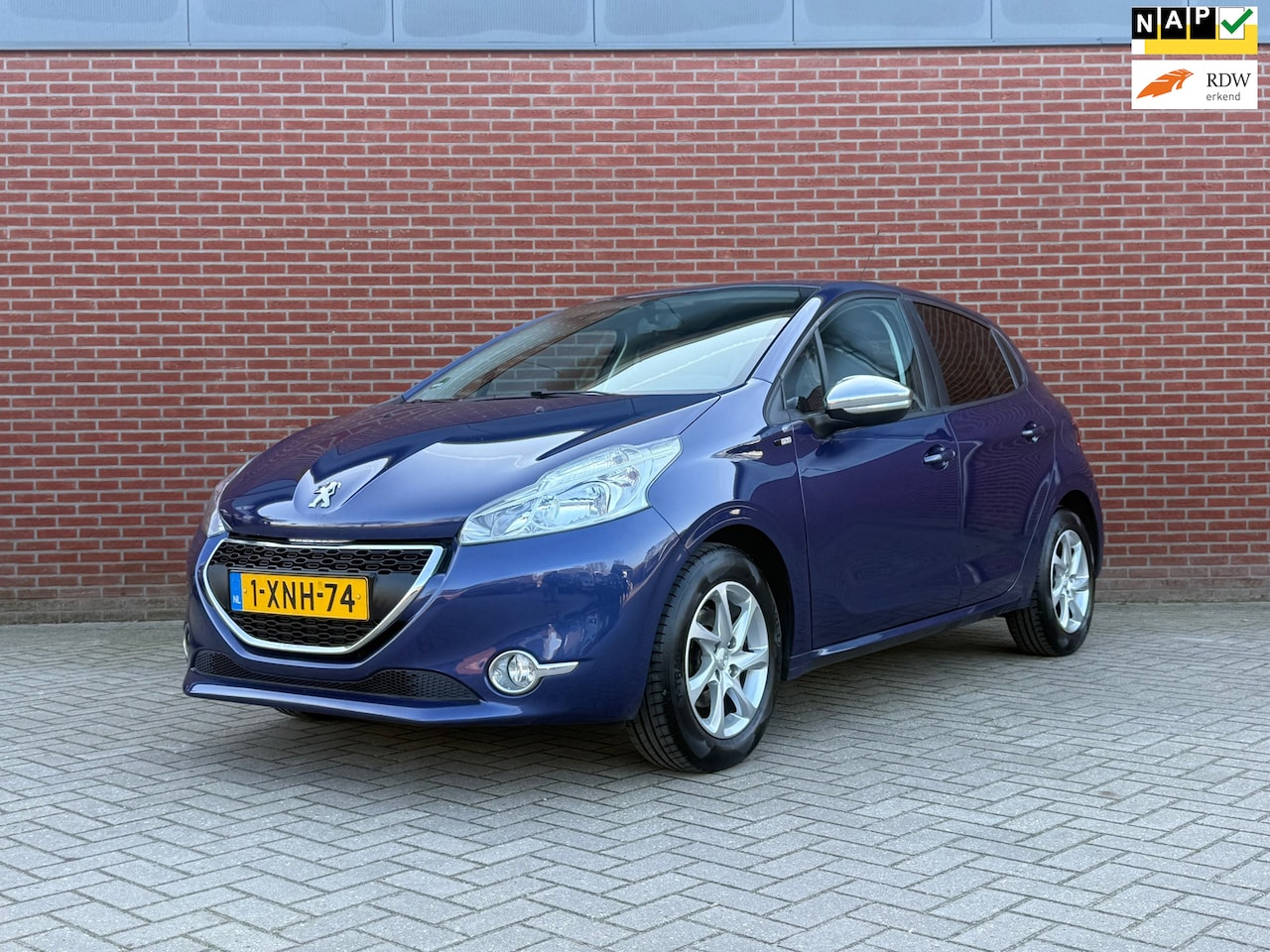 Peugeot 208 - 1.2 VTi Style 5-deurs / Nap / Airco / Cruise control / Navigatie - AutoWereld.nl