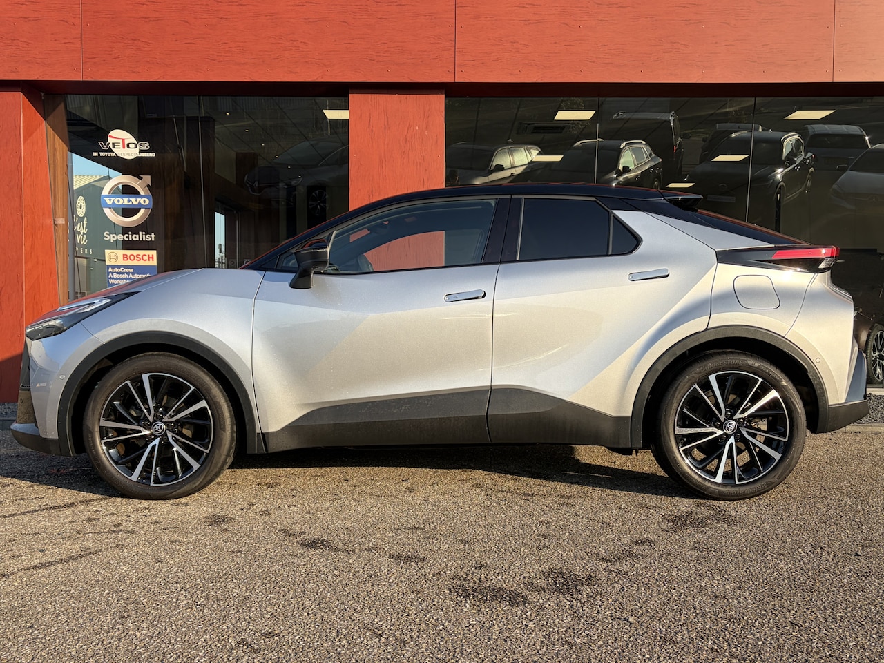 Toyota C-HR - 1.8 Hybrid 140 Executive - AutoWereld.nl