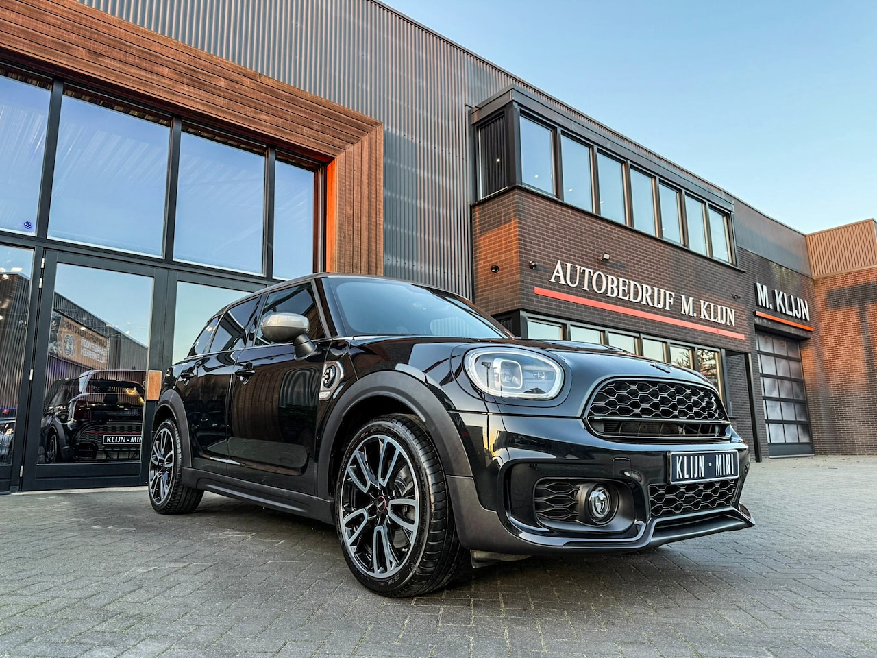 MINI Countryman - Mini Cooper S E ALL4 John Cooper Works Aut 220pk/Jcw Stoelen/Camera/Navi/19"Jcw/Btw - AutoWereld.nl