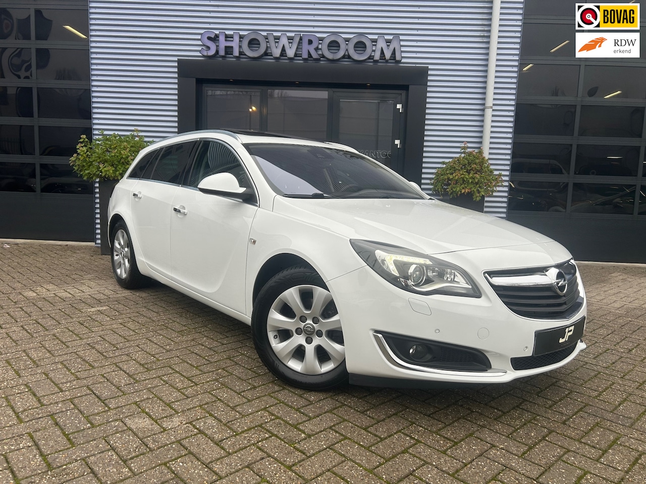 Opel Insignia Sports Tourer - 1.6 CDTI EcoFLEX Business Executive PANO|Trekhaak|Leder|ACC|Navi|Applecarplay|Stoel en Stu - AutoWereld.nl