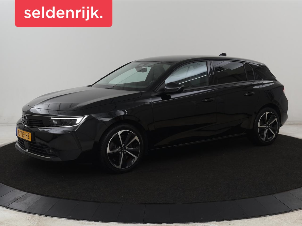 Opel Astra - 1.6 Hybrid Business Edition | Stoelverwarming | Adaptive cruise | Navigatie | Camera | Ful - AutoWereld.nl