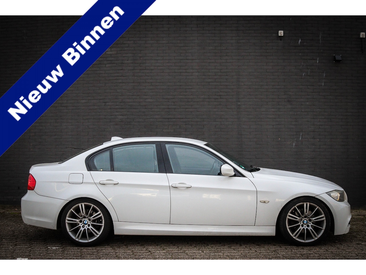 BMW 3-serie - 325i Business Line M Sport Net binnen - Nu al te bezichtigen - AutoWereld.nl