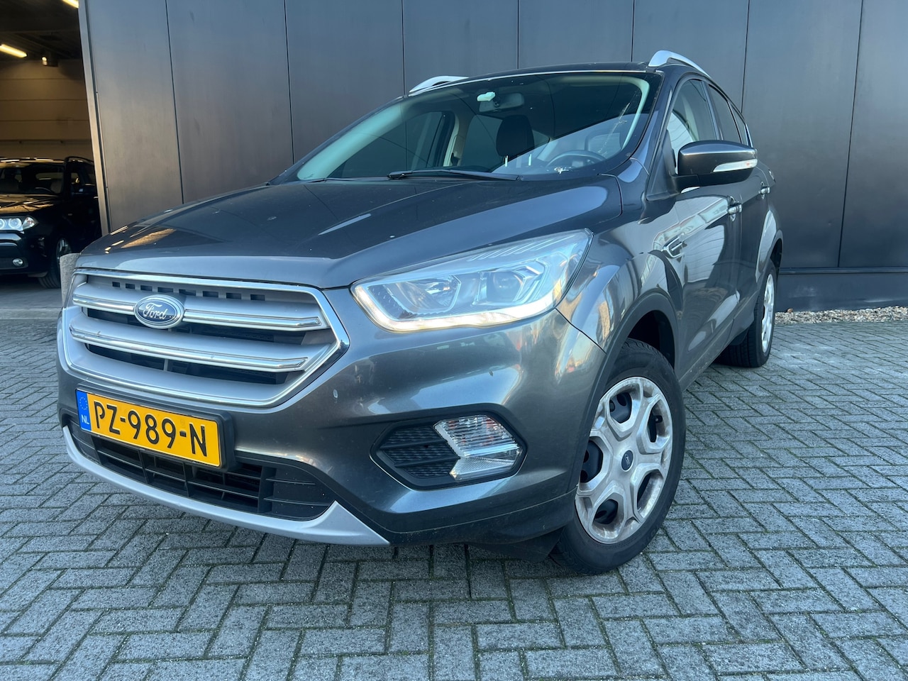 Ford Kuga - 1.5 EcoBoost Nw Model '18 *Gebruikt koelwater* - AutoWereld.nl