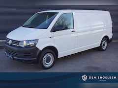 Volkswagen Transporter - 150pk Automaat L2H1 Trekhaak Cruise control Parkeersensoren Stoelverwarming Standkachel