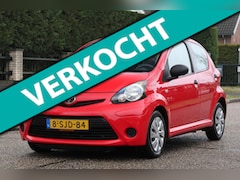 Toyota Aygo - 1.0 VVT-i Now | AIRCO | 5-DEURS | NAP | ZEER MOOIE DEALER ONDERHOUDEN AUTO |