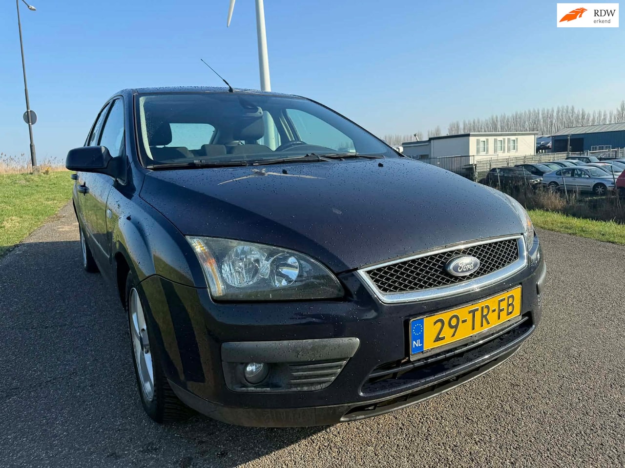 Ford Focus - 1.6-16V Futura incl nieuwe apk ! leuke auto! - AutoWereld.nl