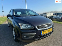 Ford Focus - 1.6-16V Futura incl nieuwe apk leuke auto