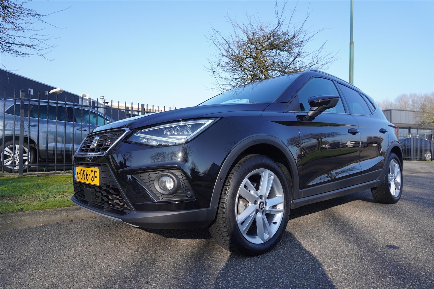 SEAT Arona - 1.0 TSI 110pk DSG-7 FR Business Intense Plus Trekhaak - AutoWereld.nl