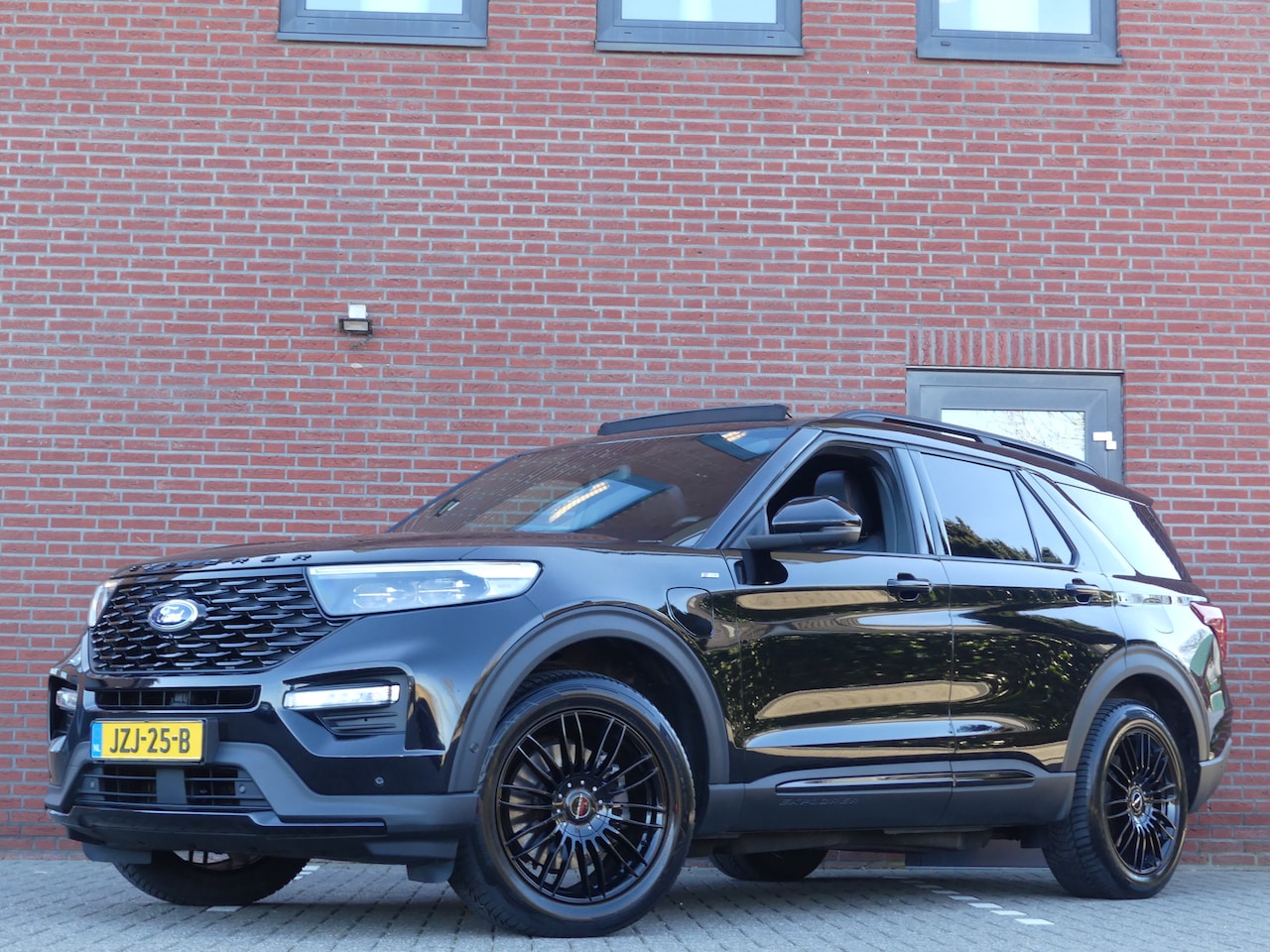 Ford Explorer - 3.0 V6 EcoBoost PHEV ST-Line / Trekhaak / Dealer onderhouden - AutoWereld.nl