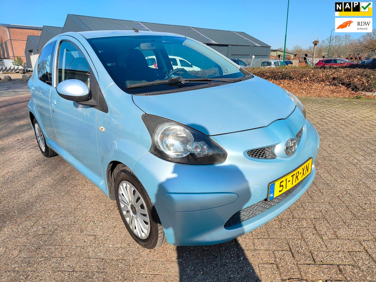 Toyota Aygo - 1.0-12V + ( Airco en 5-deurs ) - AutoWereld.nl