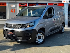 Peugeot Partner - 1.2T Premium MARGE Benzine 3-Persoons Navi 20.000km 1e Eigenaar