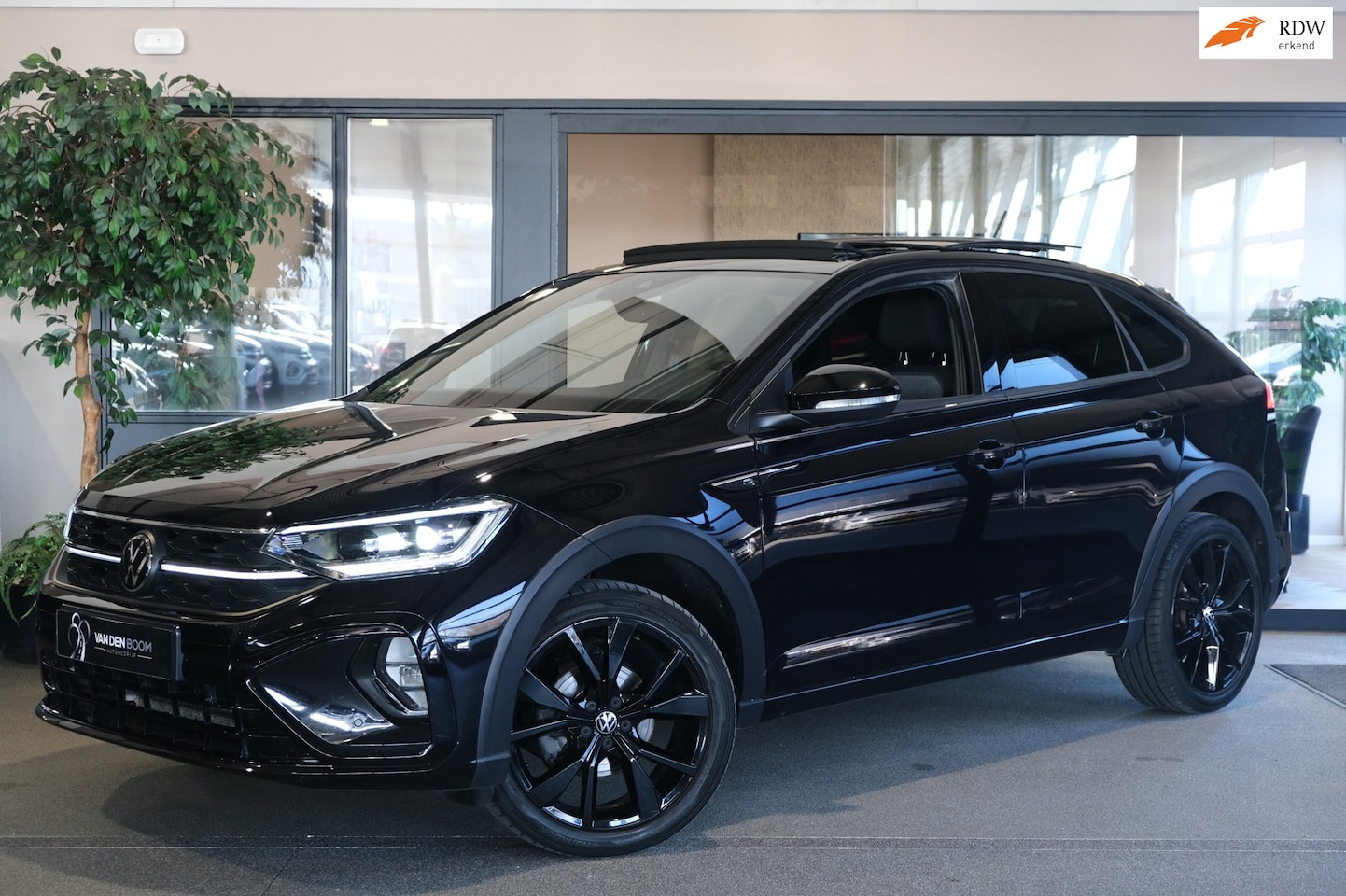 Volkswagen Taigo - 1.0 TSI 2x R-Line DSG Pano Black Style Led Cam Navi ACC - AutoWereld.nl