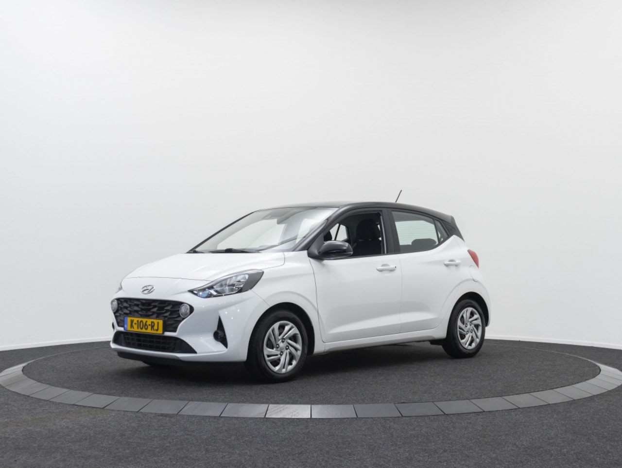 Hyundai i10 - 1.0 Comfort | Stoelverwarming | Navigatie via App | PDC Achter - AutoWereld.nl