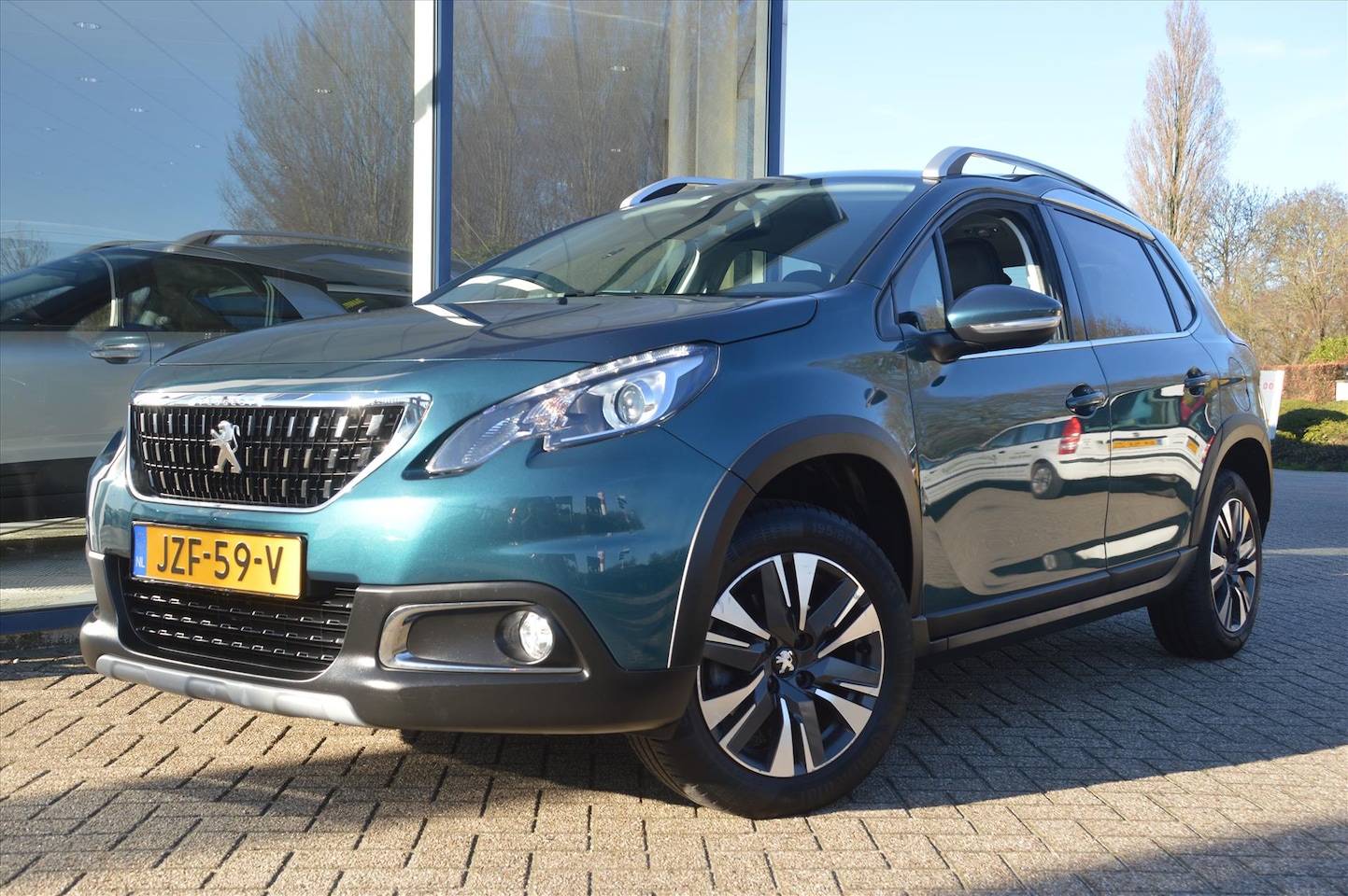 Peugeot 2008 - 1.2 PureTech 110pk Allure Nav. Camera Pdc - AutoWereld.nl
