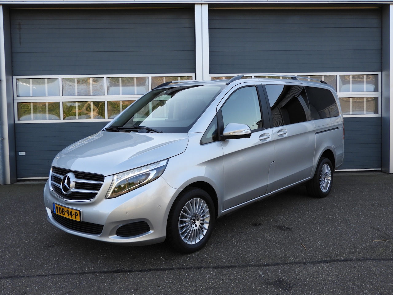 Mercedes-Benz V-klasse - 220 CDI Lang DC AUT | LED | NAV | CAMERA | MARGE - AutoWereld.nl