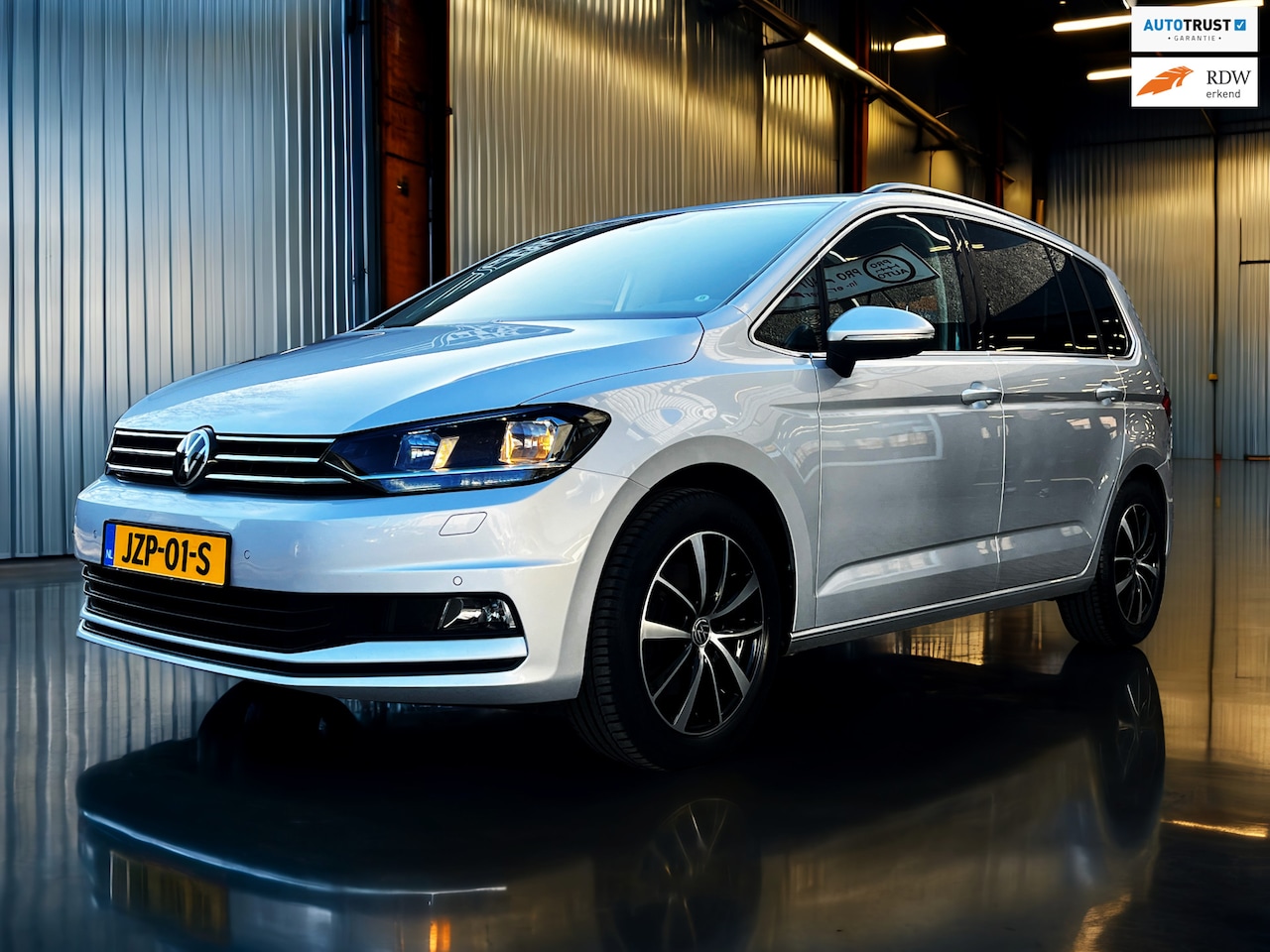 Volkswagen Touran - 1.5 TSI Highline 7p Carplay__Clima_17''LMV - AutoWereld.nl