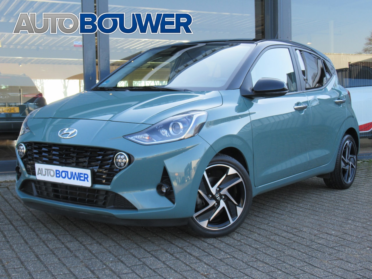 Hyundai i10 - 1.2 84 PK 4 cil. Automaat Premium 1e eigen | dealer onderh | full option ! stoel + stuurve - AutoWereld.nl