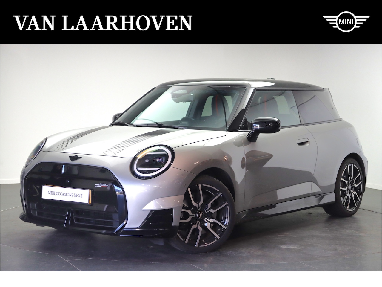 MINI Mini-Electric - Hatchback Cooper SE / John Cooper Works / Pakket XL / 18" JCW Lap Spoke 2-tone - AutoWereld.nl