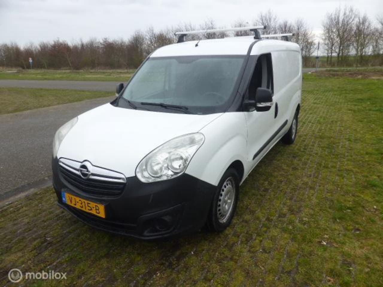 Opel Combo - 1.3 CDTi L2H1 ecoFLEX Edition met motor schade - AutoWereld.nl
