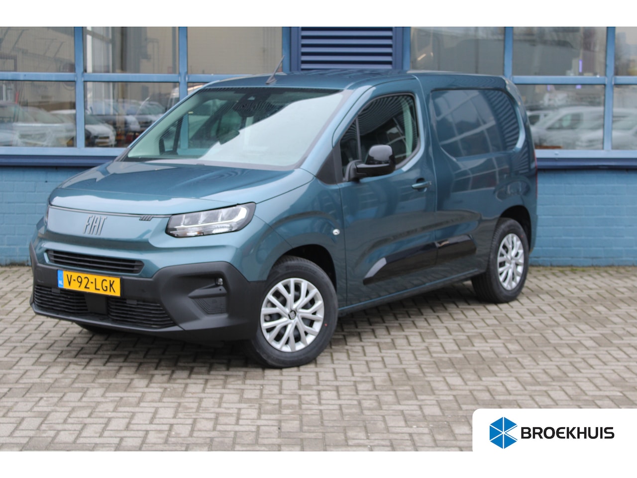 Fiat E-Doblo - 50 kWh 3-ZITS | 10" NAVI + DRAADLOOS CARPLAY | CLIMATE CONTROL | RIJKLAARPRIJS! - AutoWereld.nl
