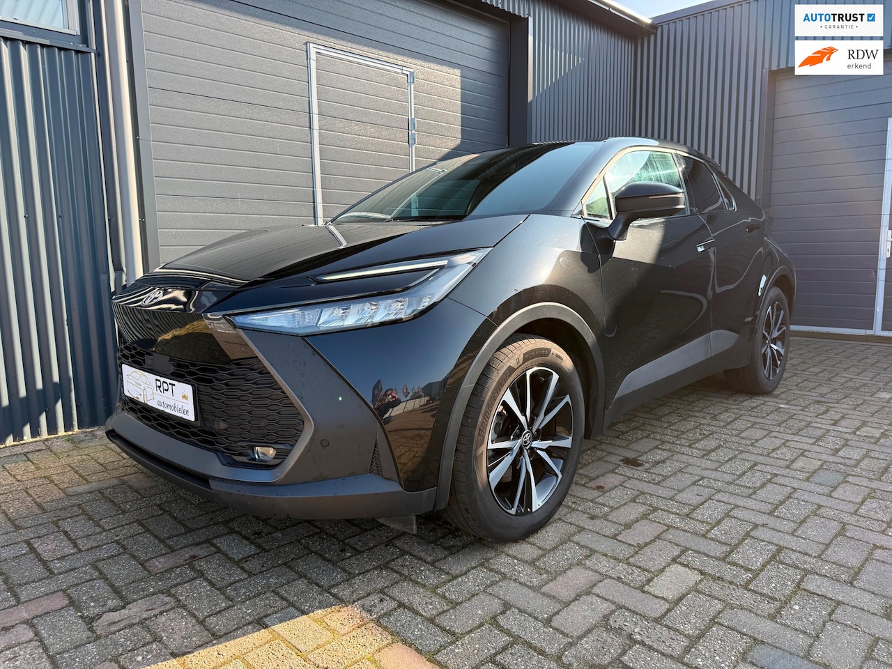 Toyota C-HR - 2.0 Plug-in Hybrid 220 Dynamic - AutoWereld.nl