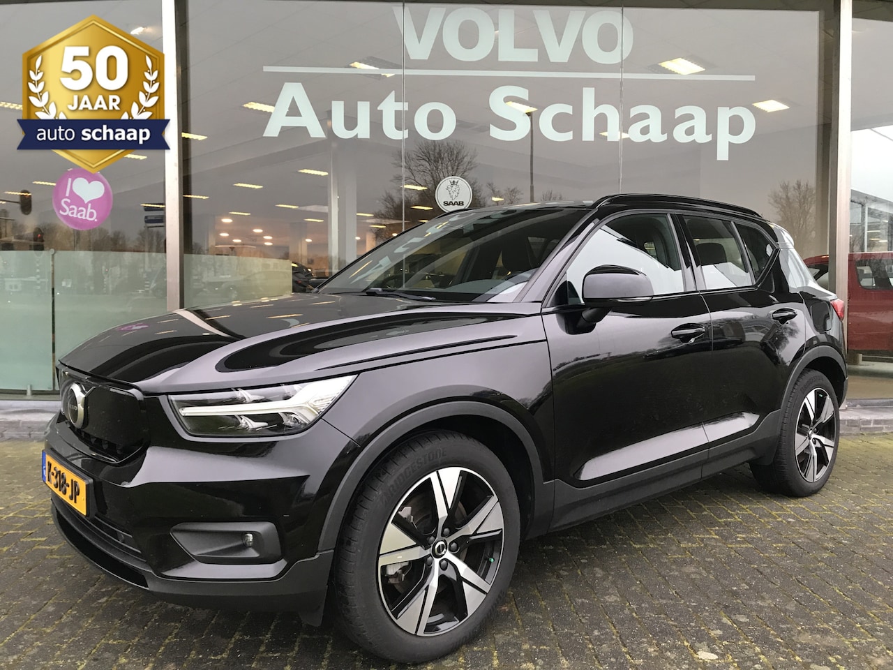 Volvo XC40 - Recharge P8 AWD R-Design | Rijklaar incl 12 mnd Bovag | Parkeersensoren Roofrails BLIS Key - AutoWereld.nl