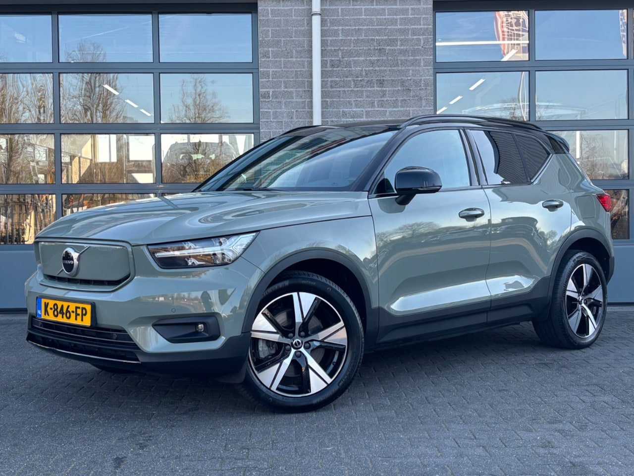 Volvo XC40 - Recharge P8 AWD R-Design Recharge P8 AWD R-Design - AutoWereld.nl