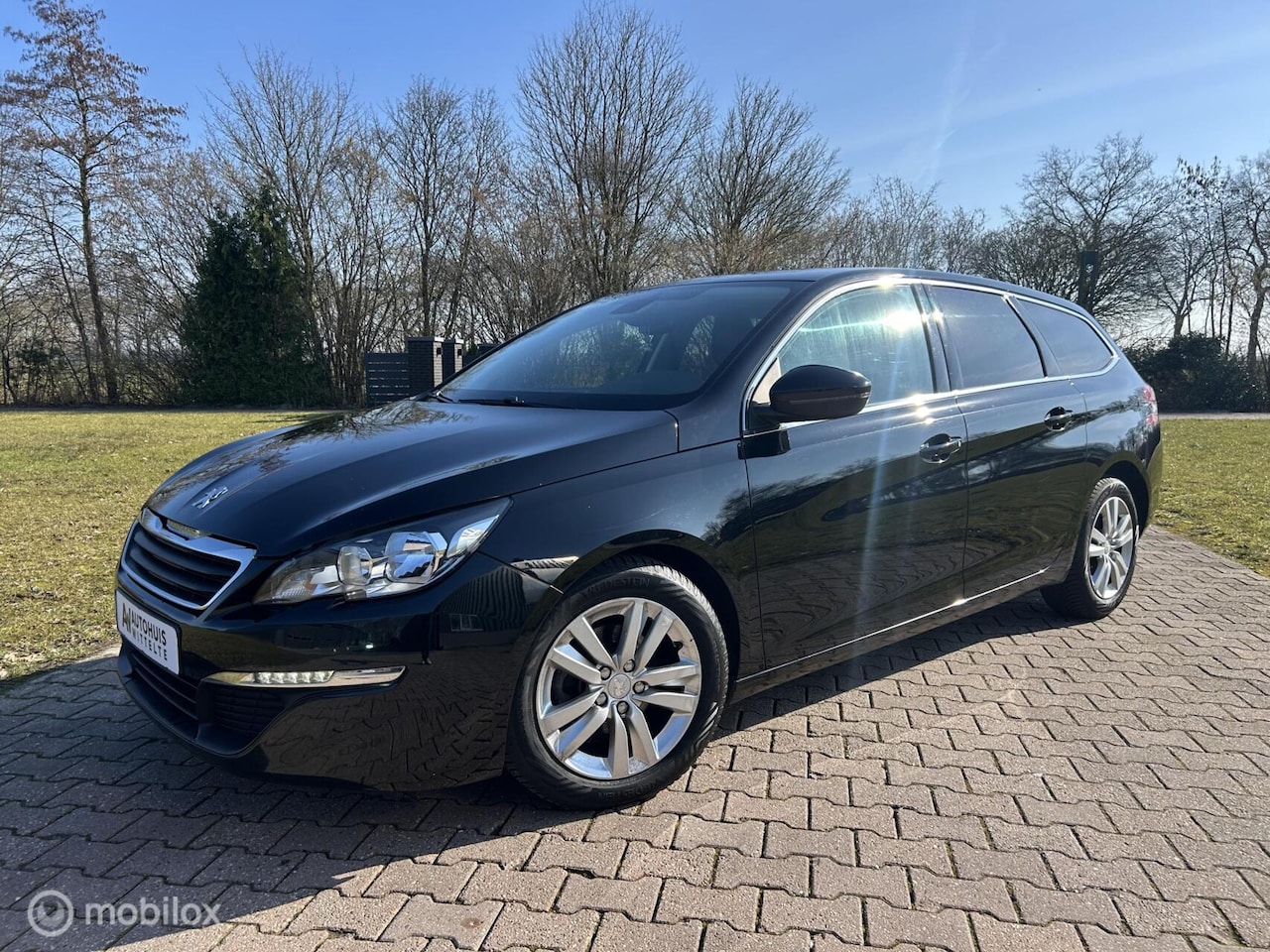 Peugeot 308 SW - 1.6 BlueHDI Blue Lease Executive 1.6 BlueHDI Blue Lease Executive, Navi, Clima - AutoWereld.nl