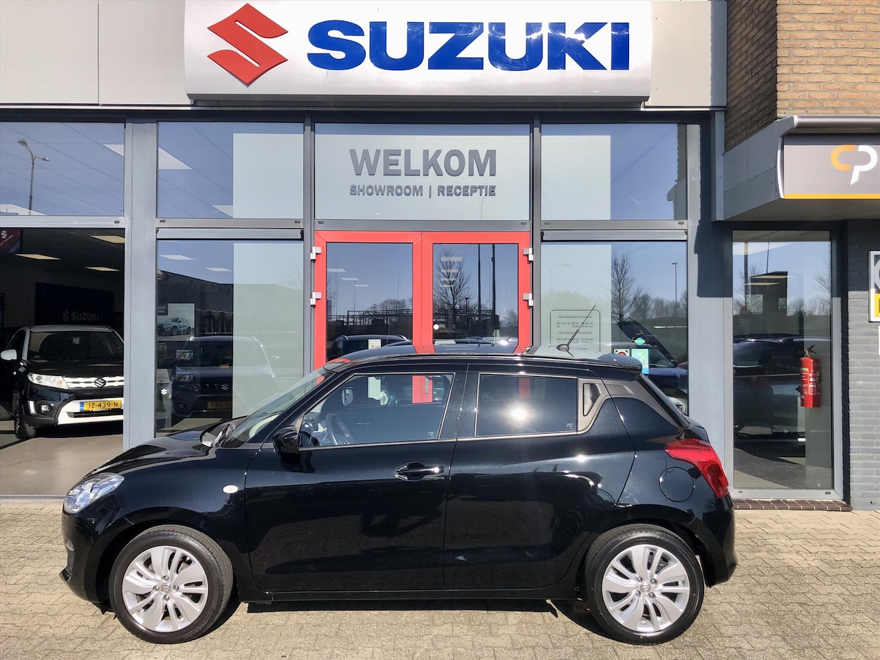 Suzuki Swift - 1.2 90pk Smart Hybrid Select (RIJKLAARPRIJS) Tot 10 jaar Suzuki Garantie* - AutoWereld.nl