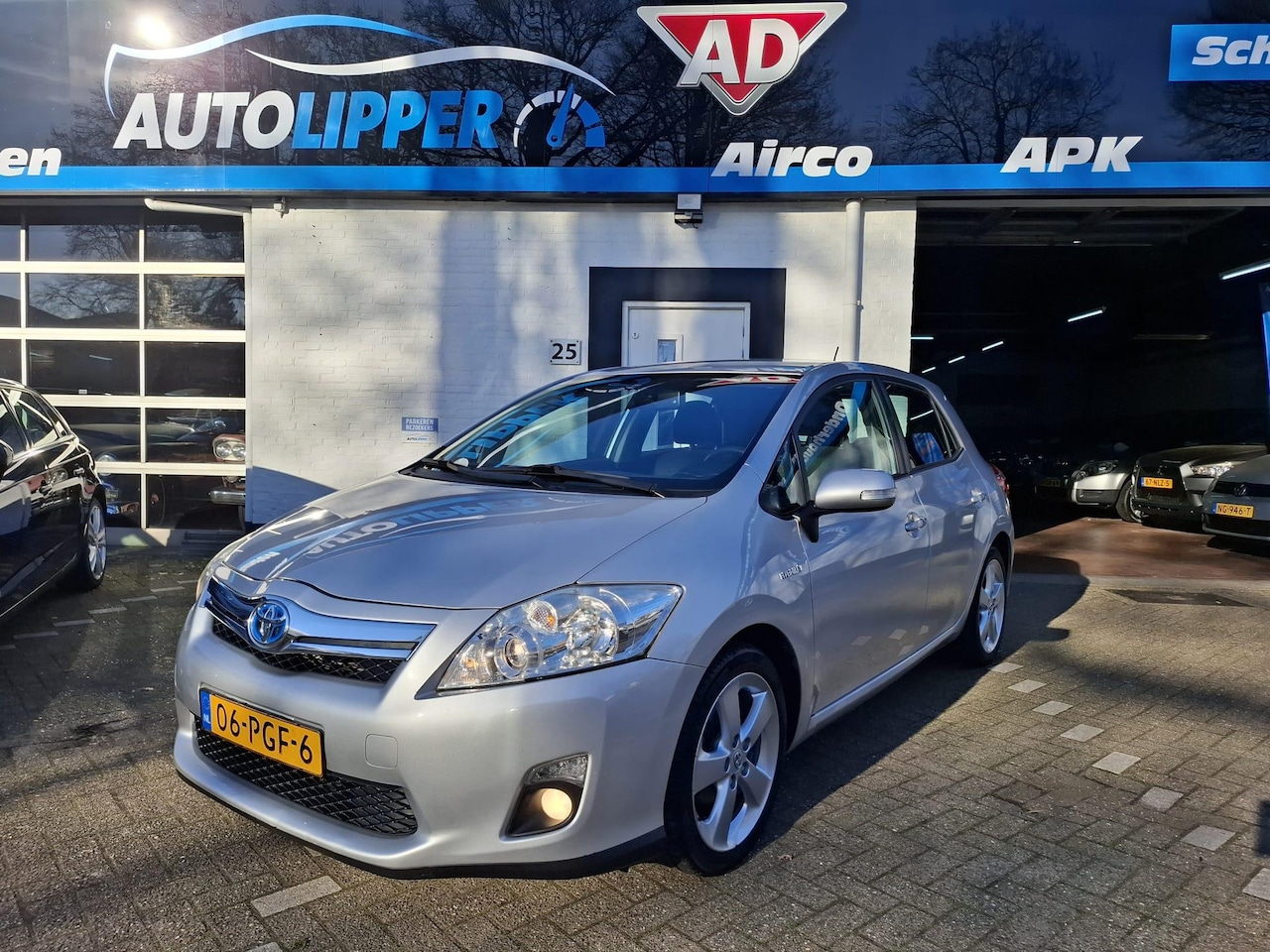 Toyota Auris - 1.8 Full Hybrid Dynamic /Nieuwe apk bij afelevering/Trekhaak/Lm met winterset - AutoWereld.nl