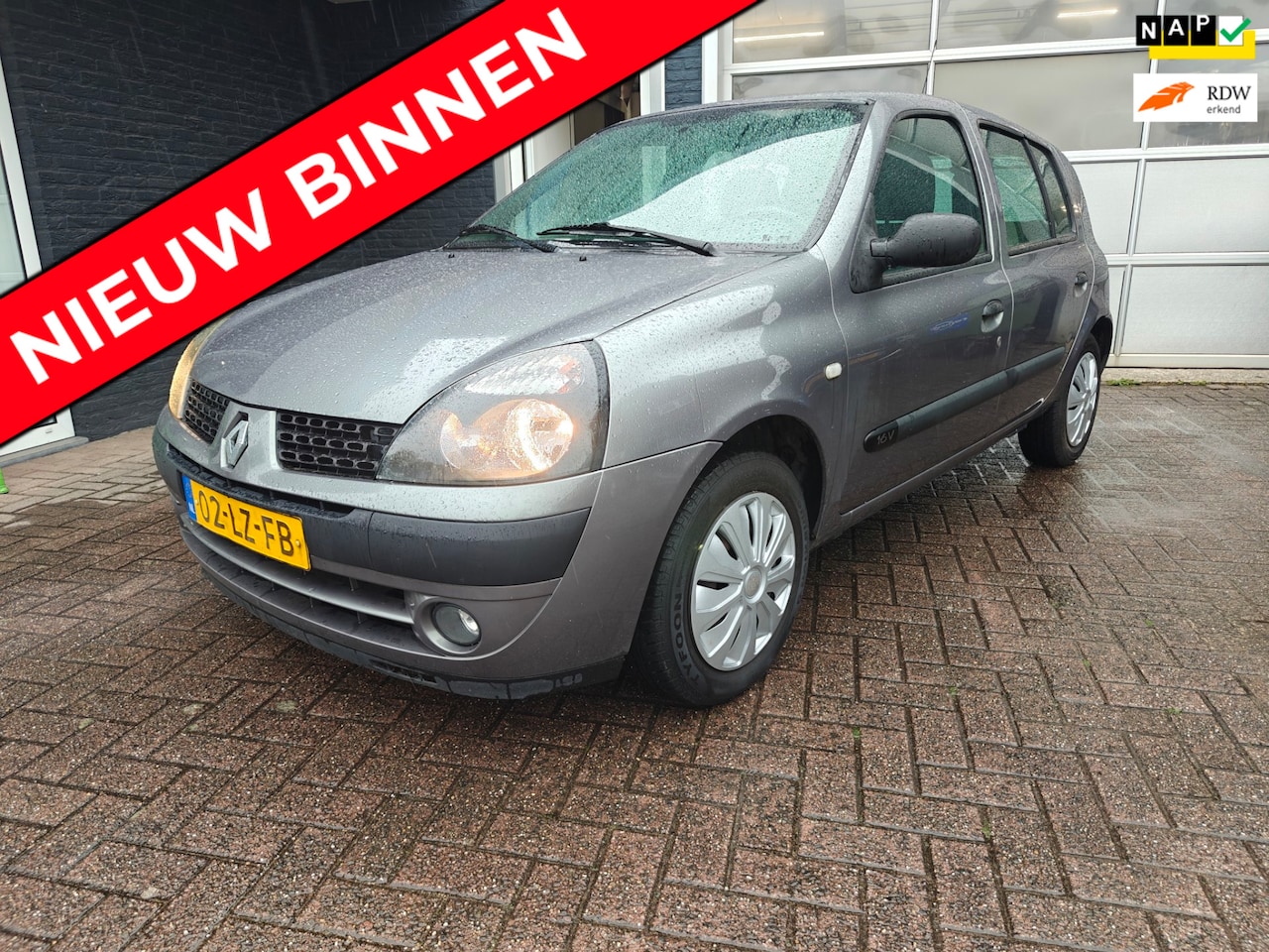 Renault Clio - 1.2-16V 5drs Authentique nieuwe apk |trekhaak | - AutoWereld.nl