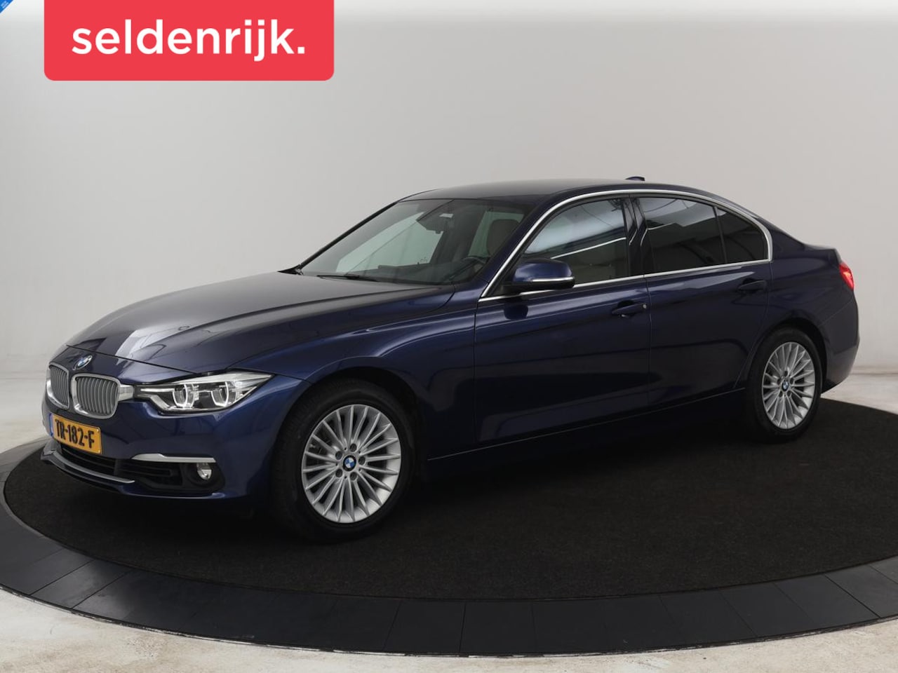 BMW 3-serie - 318i Luxury Edition | Sportstoelen | Leder | Stoelverwarming | Full LED | Navigatie | Park - AutoWereld.nl