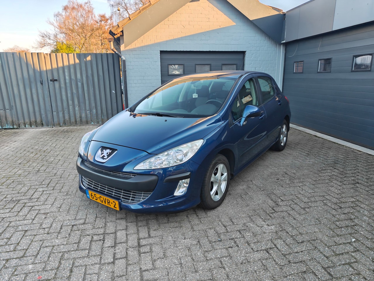 Peugeot 308 - 1.6 VTi XS 1.6 VTi XS,Climate control,Cruise control,Isofix,Trekhaak - AutoWereld.nl
