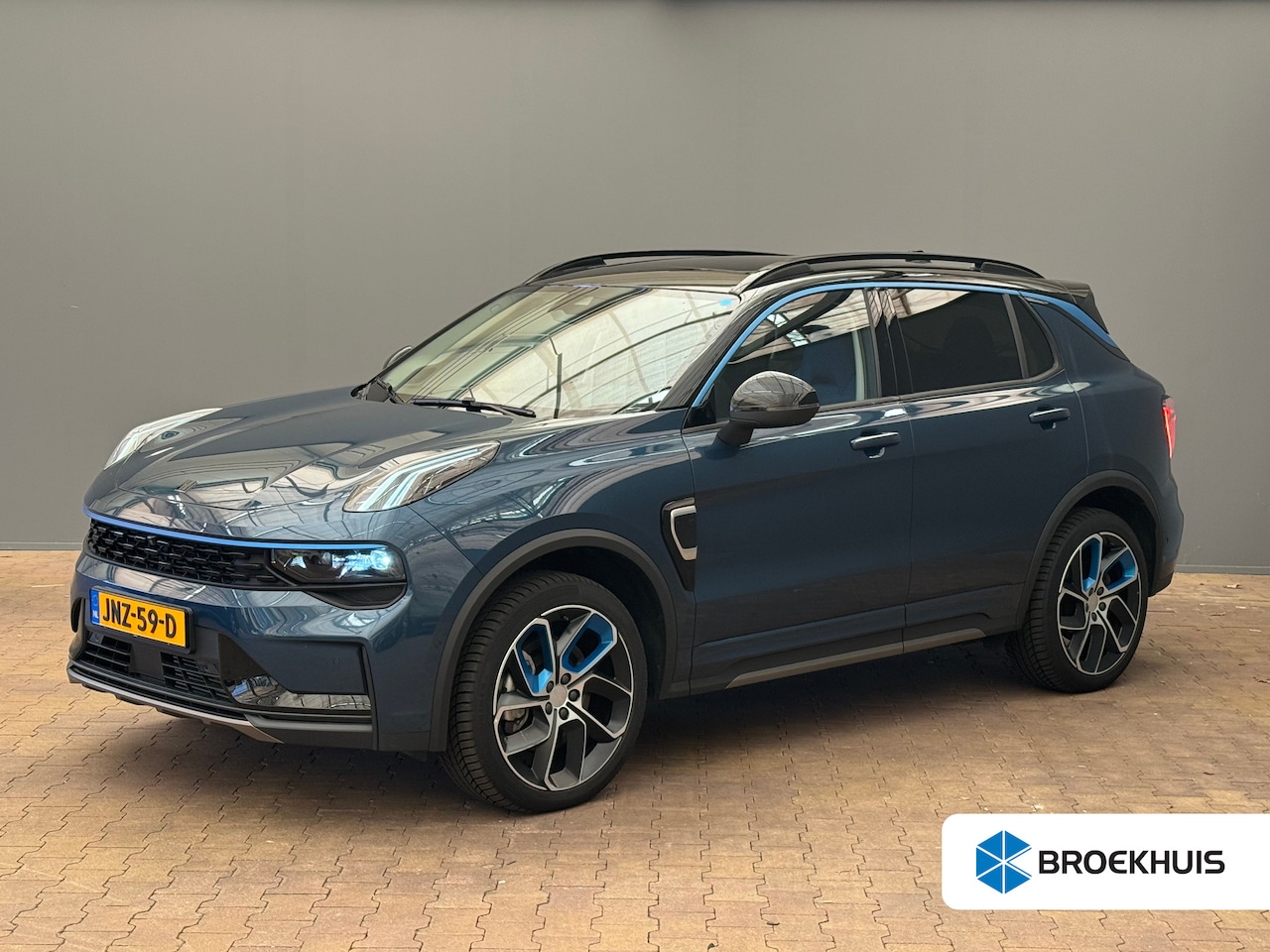 Lynk & Co 01 - 1.5 Panorama Dak | 20" Lichtmetaal | Parkeersensoren Voor + Achter | Carplay | Elek. Stoel - AutoWereld.nl