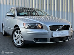 Volvo S40 - 2.4 Momentum | Aut | 140pk | 1e eig | PDC | 152dkm | Youngtimer | Volledige historie |