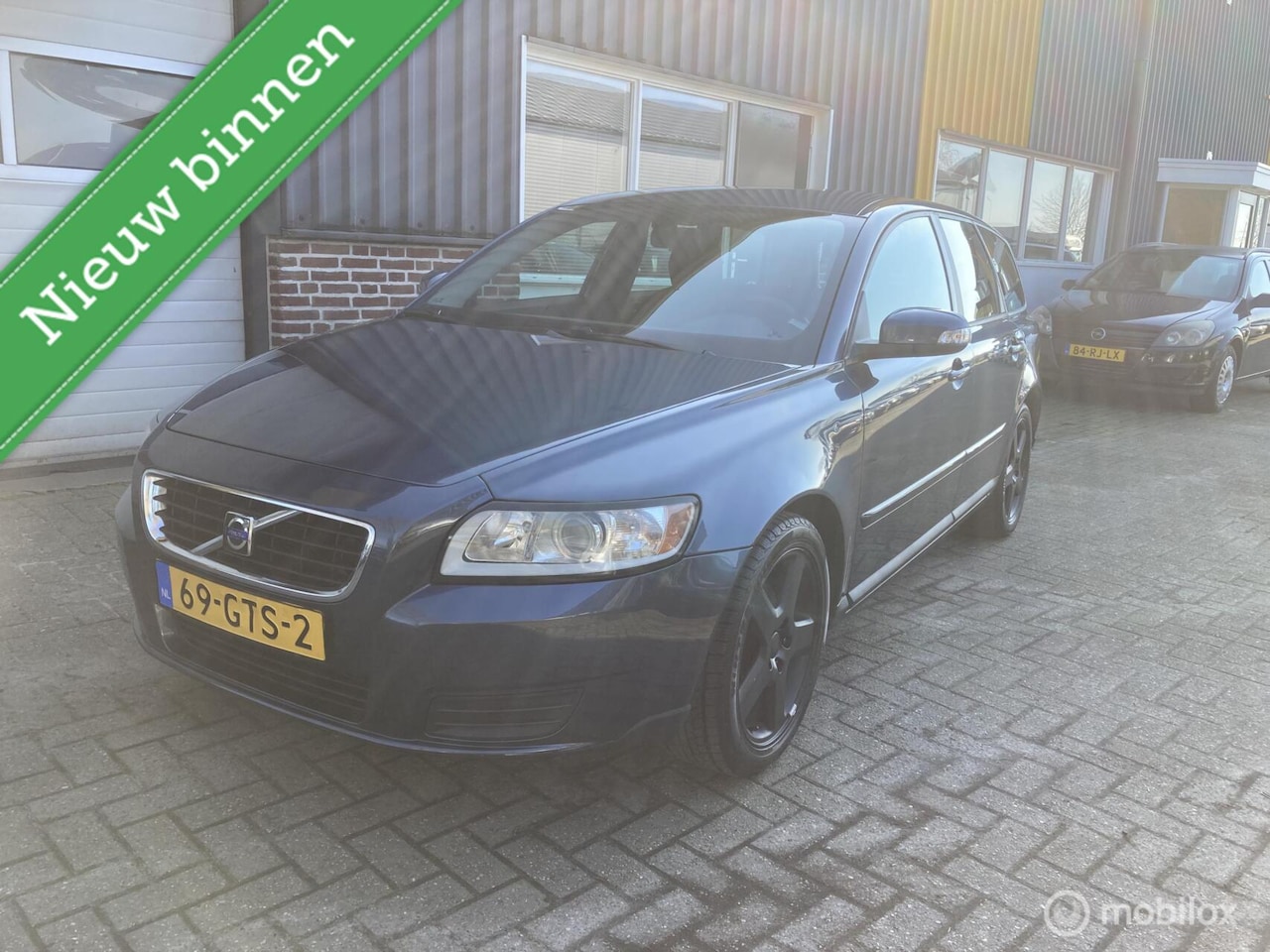 VOLVO V50