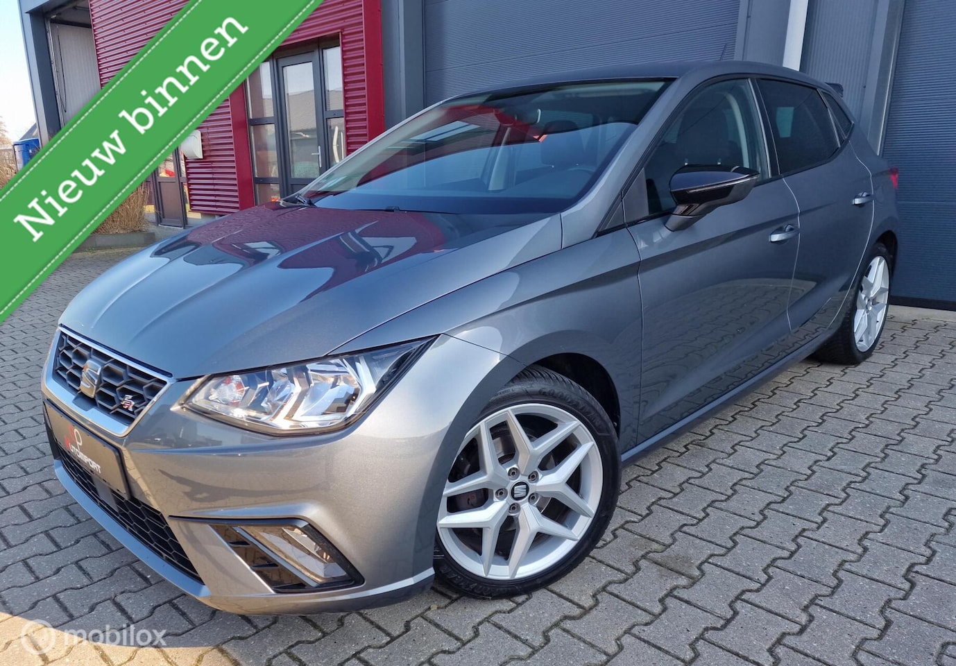 SEAT Ibiza - 1.0 TSI FR / 116PK 6-back / Metallic Monsungrau - AutoWereld.nl