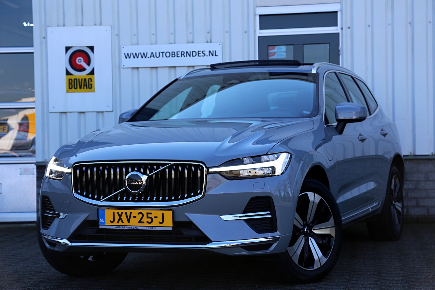 Volvo XC60 - 2.0 T6 350PK Plug-in hybrid AWD Plus Bright*Long Range*Perfect Volvo Onderh.*Pano/Leder Sp - AutoWereld.nl