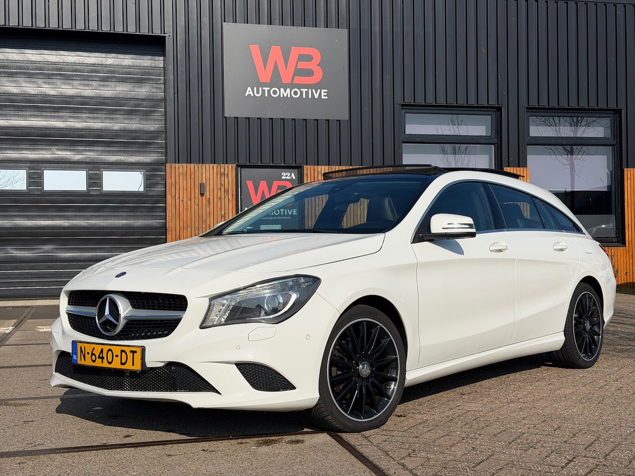 Mercedes-Benz CLA-klasse Shooting Brake - 180 Prestige Pano Cruise Clima Stoelverwarming - AutoWereld.nl