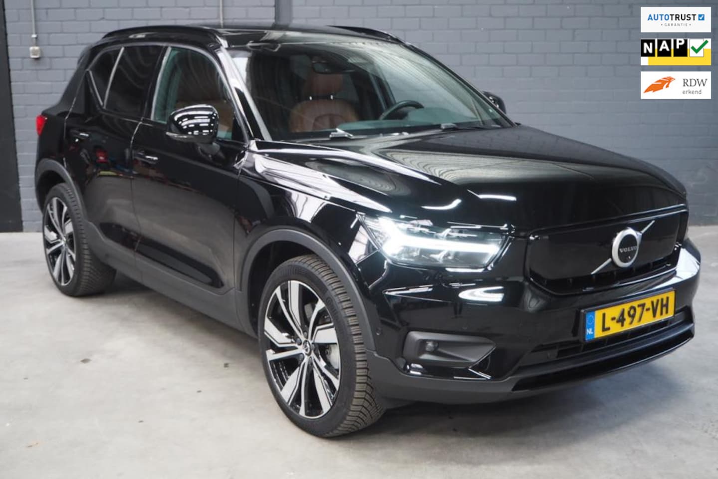 Volvo XC40 - Recharge Twin Pro -Schuifdak-cognac leder - AutoWereld.nl